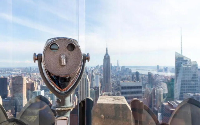 Churchill At 777 6Th Ave