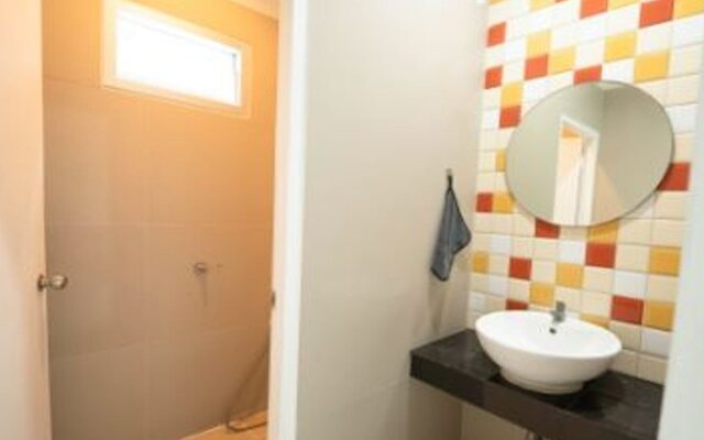 RQ Bangkok Sukhumvit 50 by Collection O