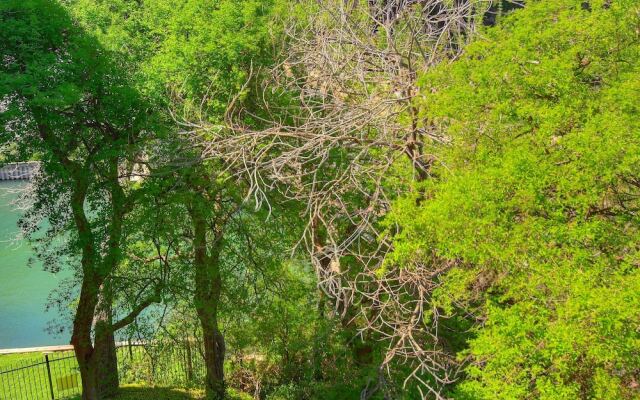 Inverness Condos 302