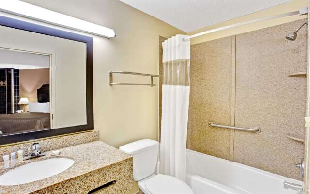 Howard Johnson by Wyndham Pikesville