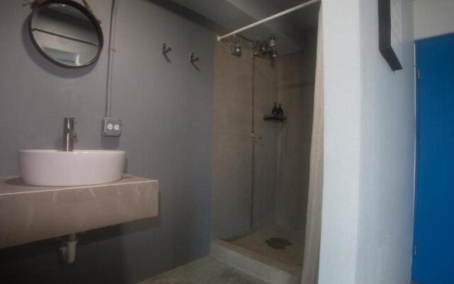 Nomada Urban Beach Hostel - Adults Only