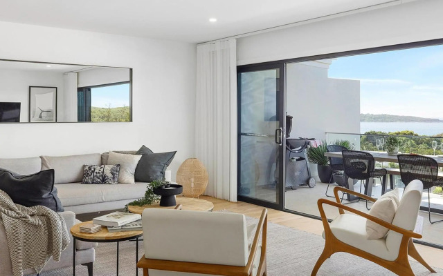 Ocean scene at Fingal Bay