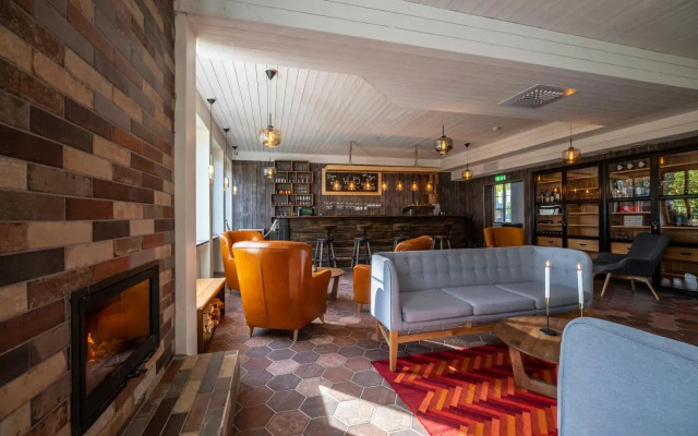 Arctic River Lodge