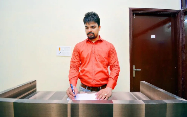 OYO 43320 Mannat Guest House