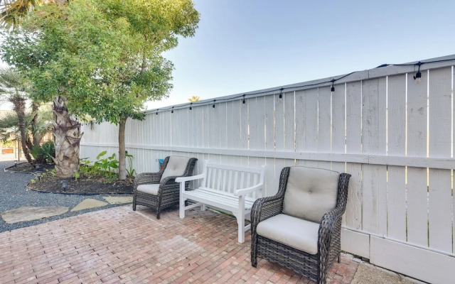 Seaside Retreat in Galveston Near Pleasure Pier!
