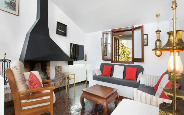 3-bedroom Villa With Pool and Parking