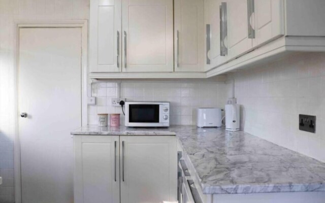 Charming 2-bed House - Wifi - Free Parking