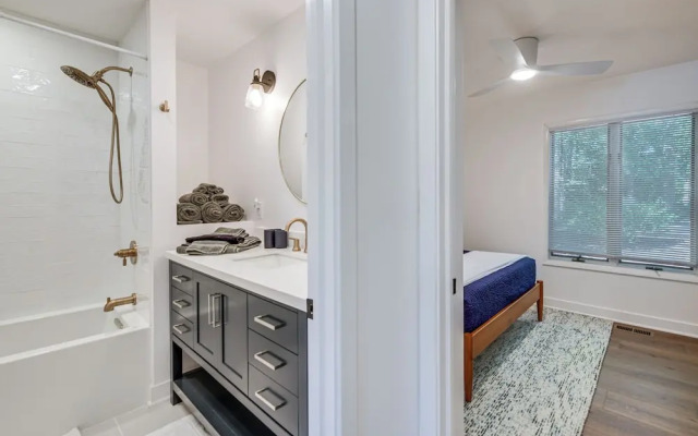 Waterfront Urbanna Home w/ Private Dock & Pool