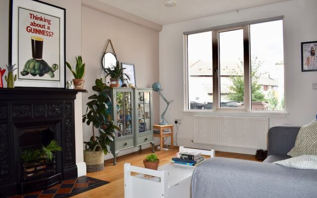 Charming 2 Bedroom House in Cabra