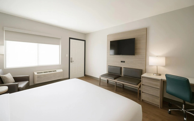 Travelodge by Wyndham LAX