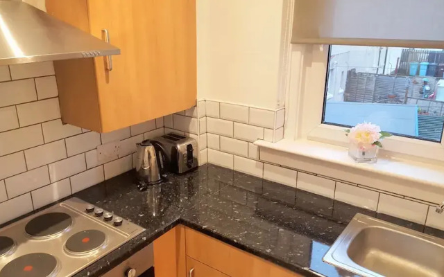 Dragon - Queen Vic House 2 Bedroom Home