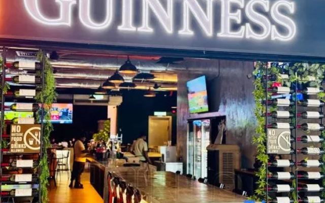 Island Plaza Seaview Family Suite l 5 Pax – Restaurant – Tanjung Tokong