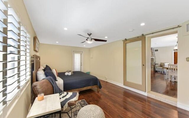 Beautiful pool property with woffice