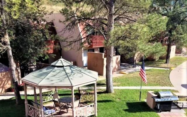 Pinecliff Village Resort