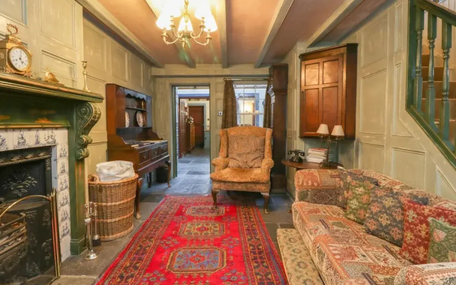 The Precinct House