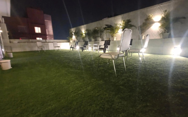 Hotel Orange International