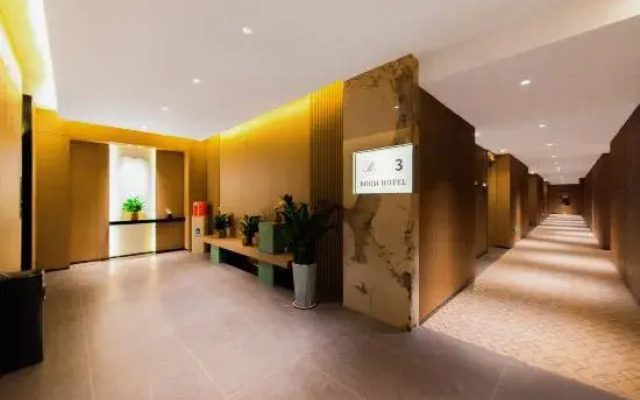 Boom Hotel