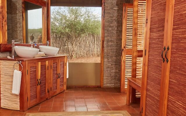 H12 Elephant Gorge Camp