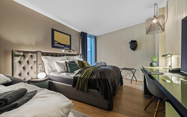 Clarion Hotel The Hub