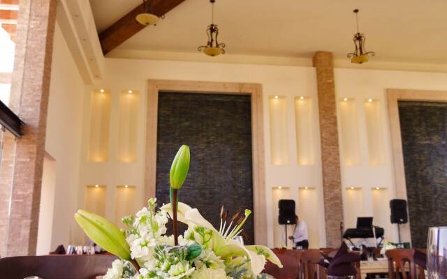 Royal Aqua Luxury Hotel & Spa