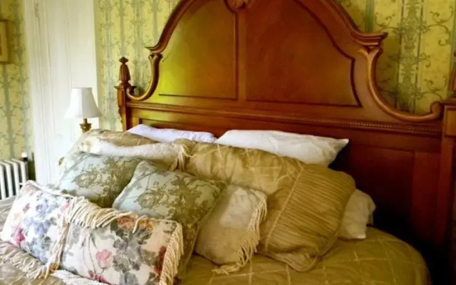 James B. Finch Inn