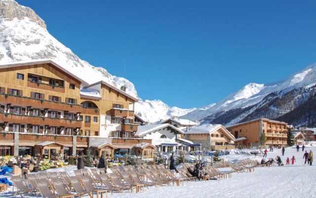 Chalet Elephant Blanc