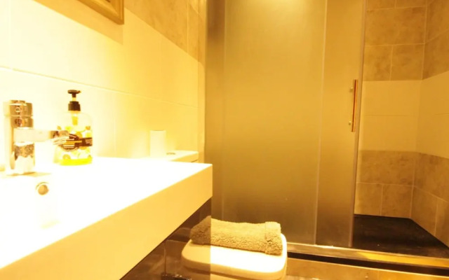 Marina Humber View Apartment