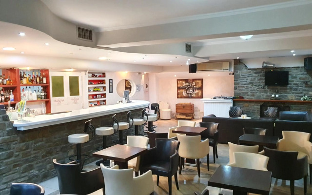 Nikolas Hotel