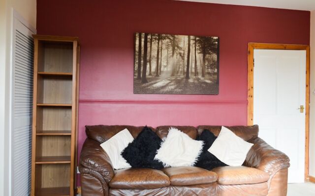 2 Bedroom Apartment Near Leith Walk