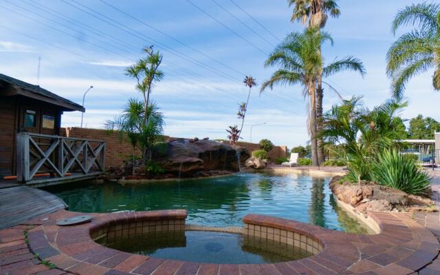 Lakeside Inn (ex. Oasis Resort & Village)