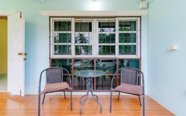 Bangsaphan Paradise Blue House 230 m. to the beach
