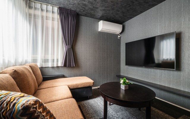 GRAND BASE Mojiko Ekimae