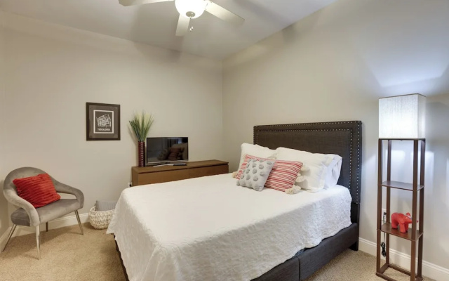 Tuscaloosa Condo: Steps to Bryant-denny Stadium!