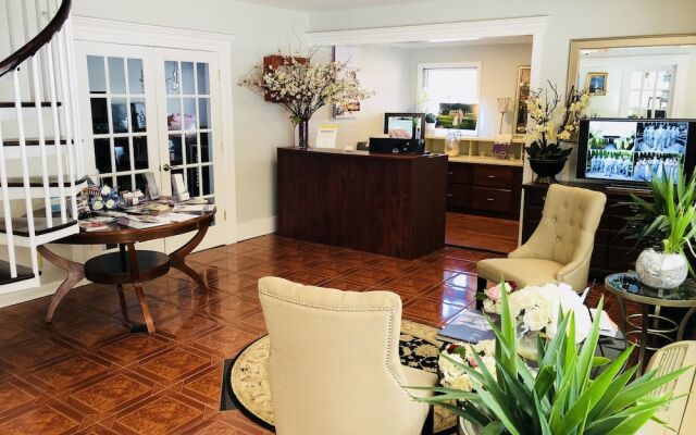 Villa On The River Inn