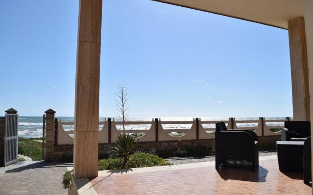 Seafront apartment in Villa , near Rome