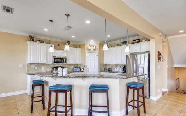 Beachfront Melody 4 Bedroom Home