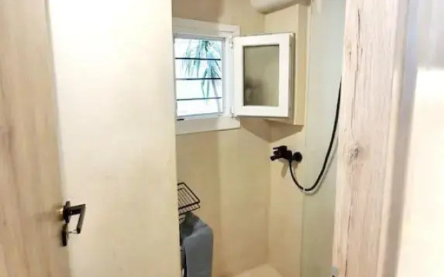 Cute Suite Apt., close to metro and highway