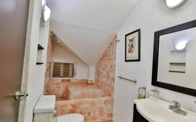 7BR Impresionante Casa De LAGO Con Alberca