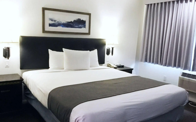 San Diego Downtown Lodge