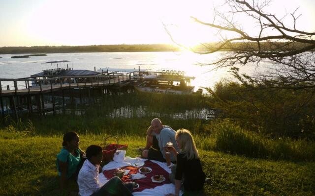 Elephant Lake Hotel