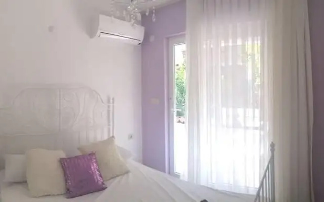 Kiraz Cicegi Butik Akyaka