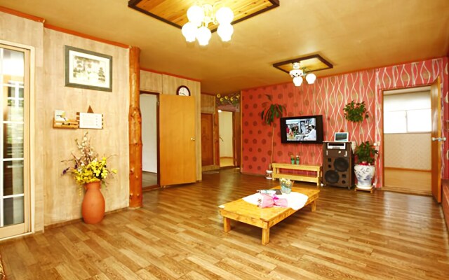 Pocheon Pine Fragrance Pension