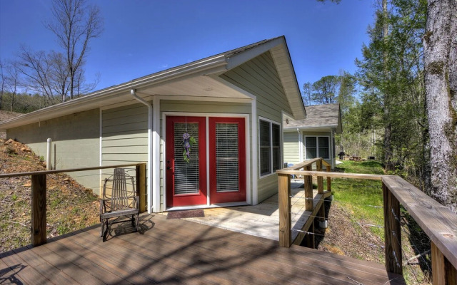 Running Bear #3375 3 Bedroom Cabin