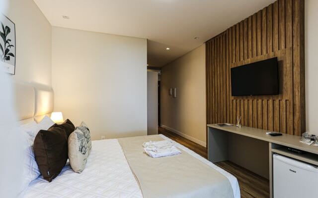 Praia do Estaleiro Guest House