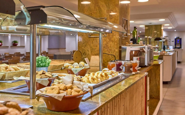 Universal Hotel Perla