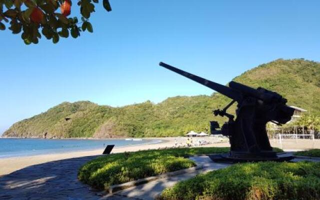 Myna Lagoon Pico de Loro