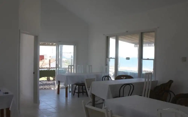 Mansa Beach Hostel