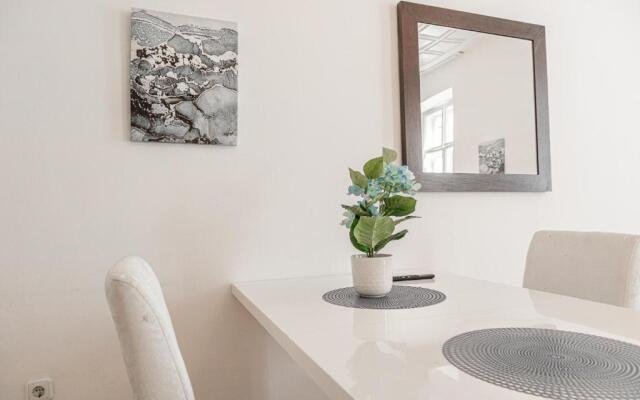 Central 3BR Shared Apartment - Bookable in Lockdown