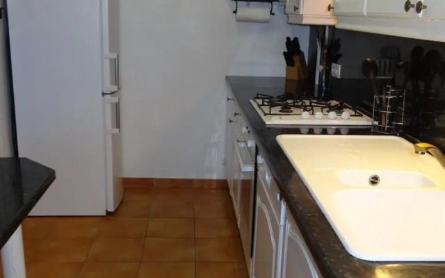 2 Bedroom Modern Apartment in Antibes with Sea View