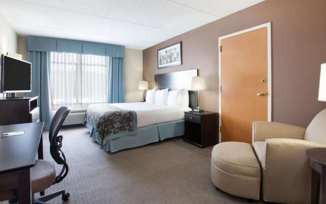 Wingate by Wyndham Raleigh South / Garner